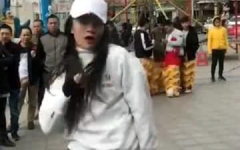 街头偶遇中国小姐姐动漫,街头偶遇的奇妙瞬间