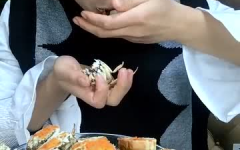 小姐姐打包大闸蟹,大闸蟹美味升级之旅